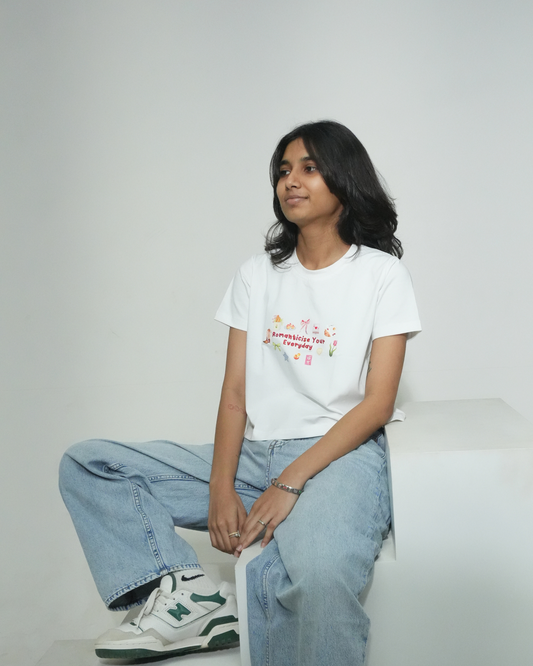 Romanticise crop tee
